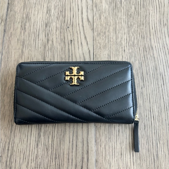Zip Continental Tory Burch Kira Foldable Medium Wallet Tory Burch